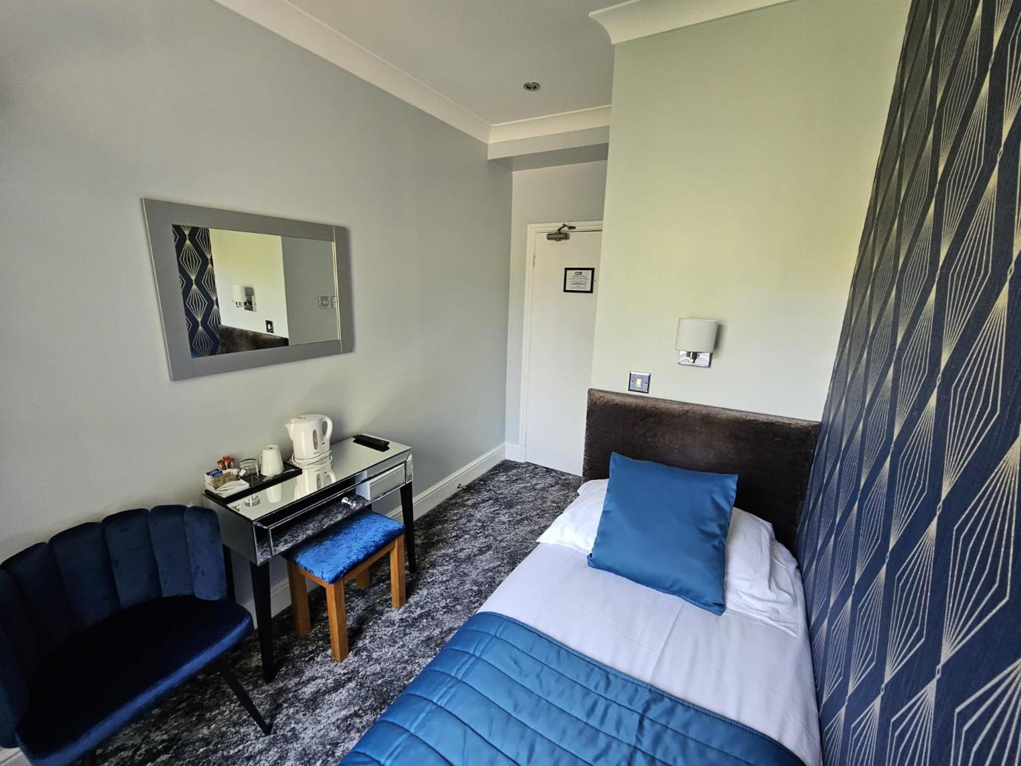 เมนโทน โฮเต็ล - บีบี Hotel ลอนดอน ภายนอก รูปภาพ