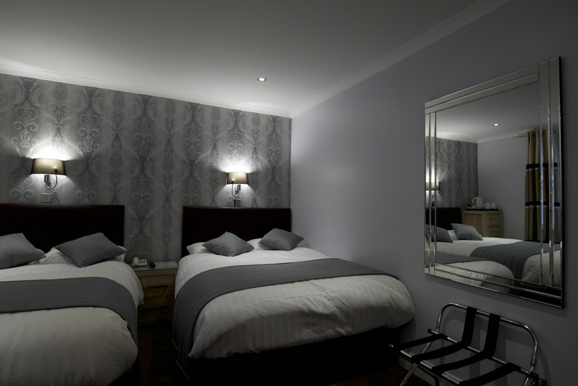 เมนโทน โฮเต็ล - บีบี Hotel ลอนดอน ภายนอก รูปภาพ